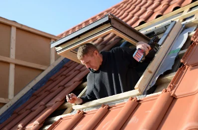 Pose de fenêtres de toit Velux à Mantenay-Montlin
